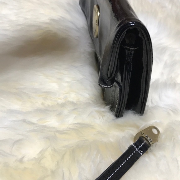Marc Jacobs Patent Leather Clutch - Picture 8 of 9